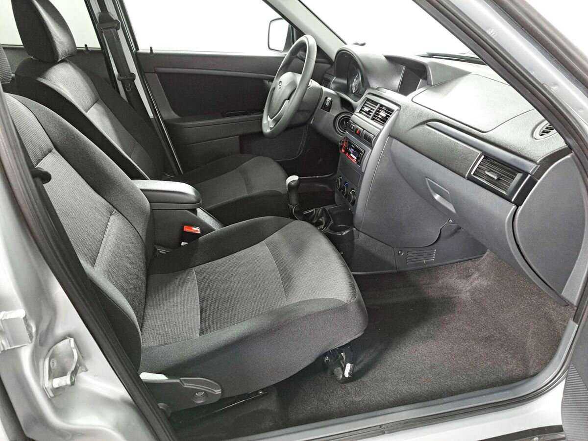 Купить Lada (ВАЗ) Priora, 2017, 84 267 км, фото №9