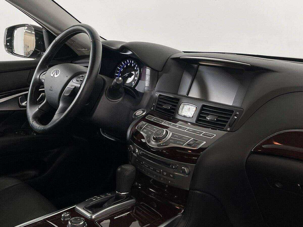 Купить Infiniti Q70, 2016, 78 000 км, фото №9