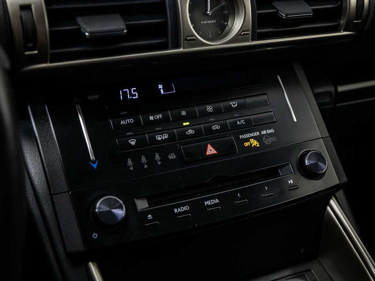 Купить Lexus IS 250, 2014, 196 106 км, фото №13