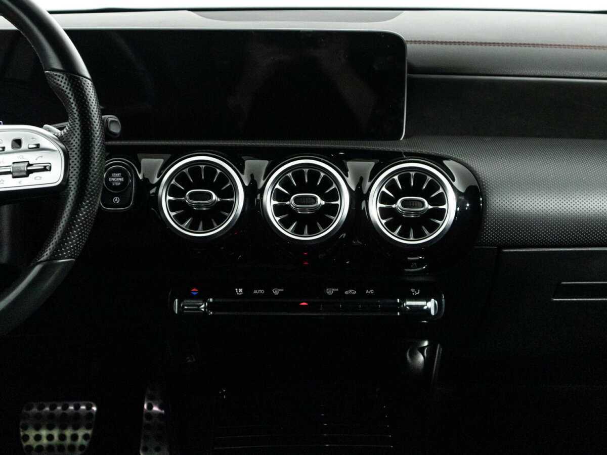 Купить Mercedes-Benz CLA 200, 2019, 116 821 км, фото №11