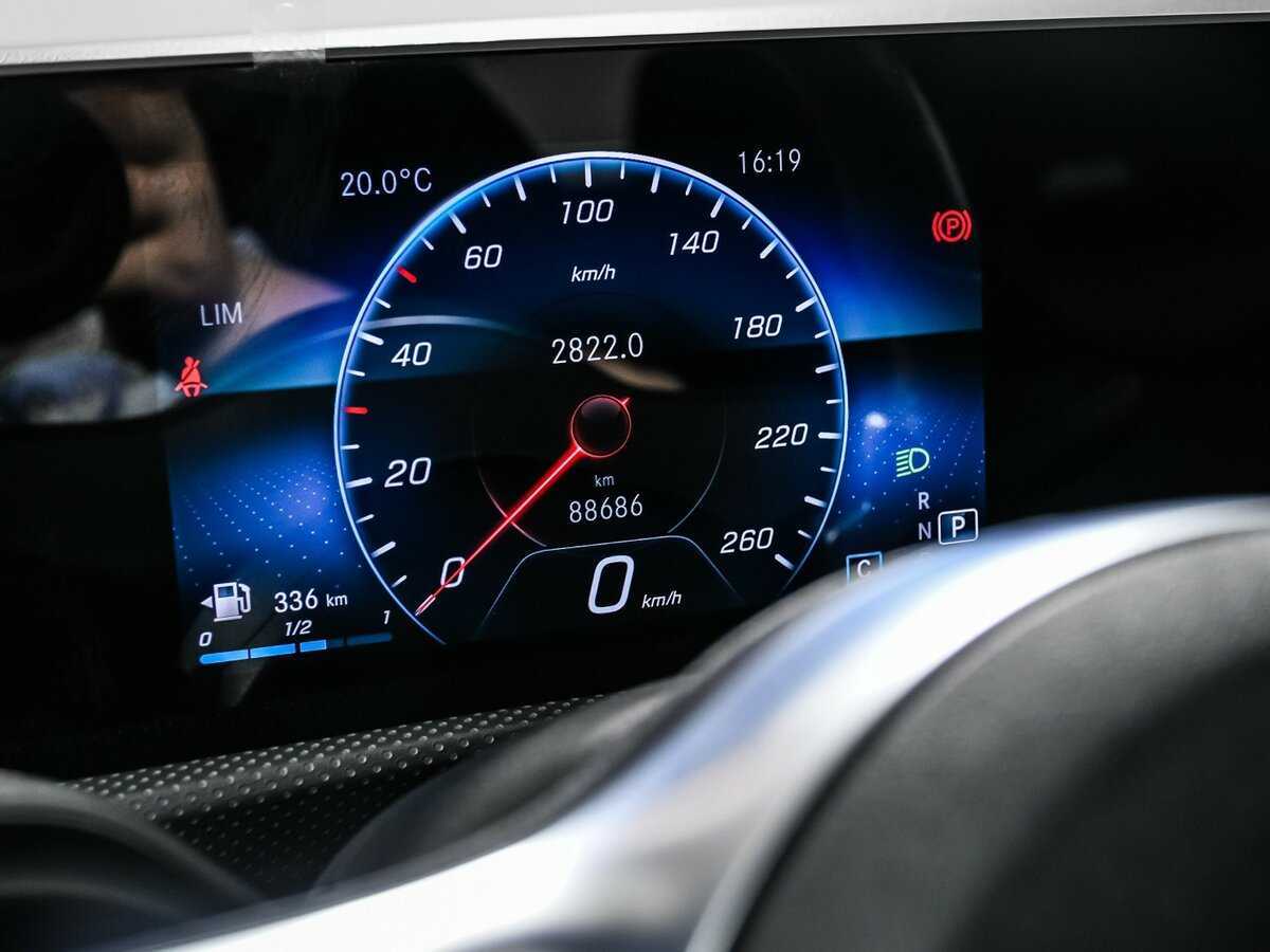 Купить Mercedes-Benz CLA 200, 2019, 88 593 км, фото №10