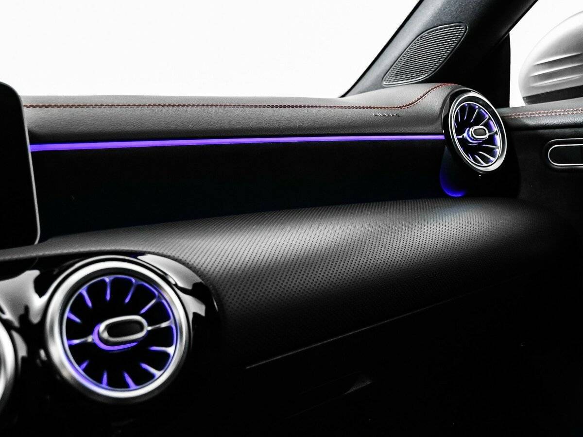 Купить Mercedes-Benz CLA 200, 2019, 90 900 км, фото №16