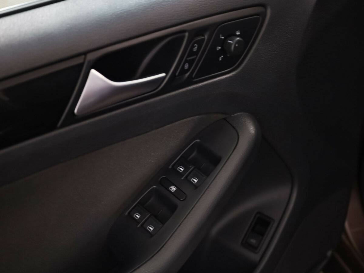 Купить Volkswagen Jetta VI, 2014, 259 874 км, фото №10